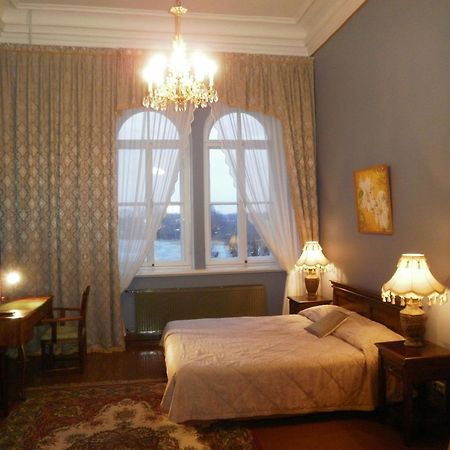 Birinu Pils Hotel Bīriņi Bagian luar foto