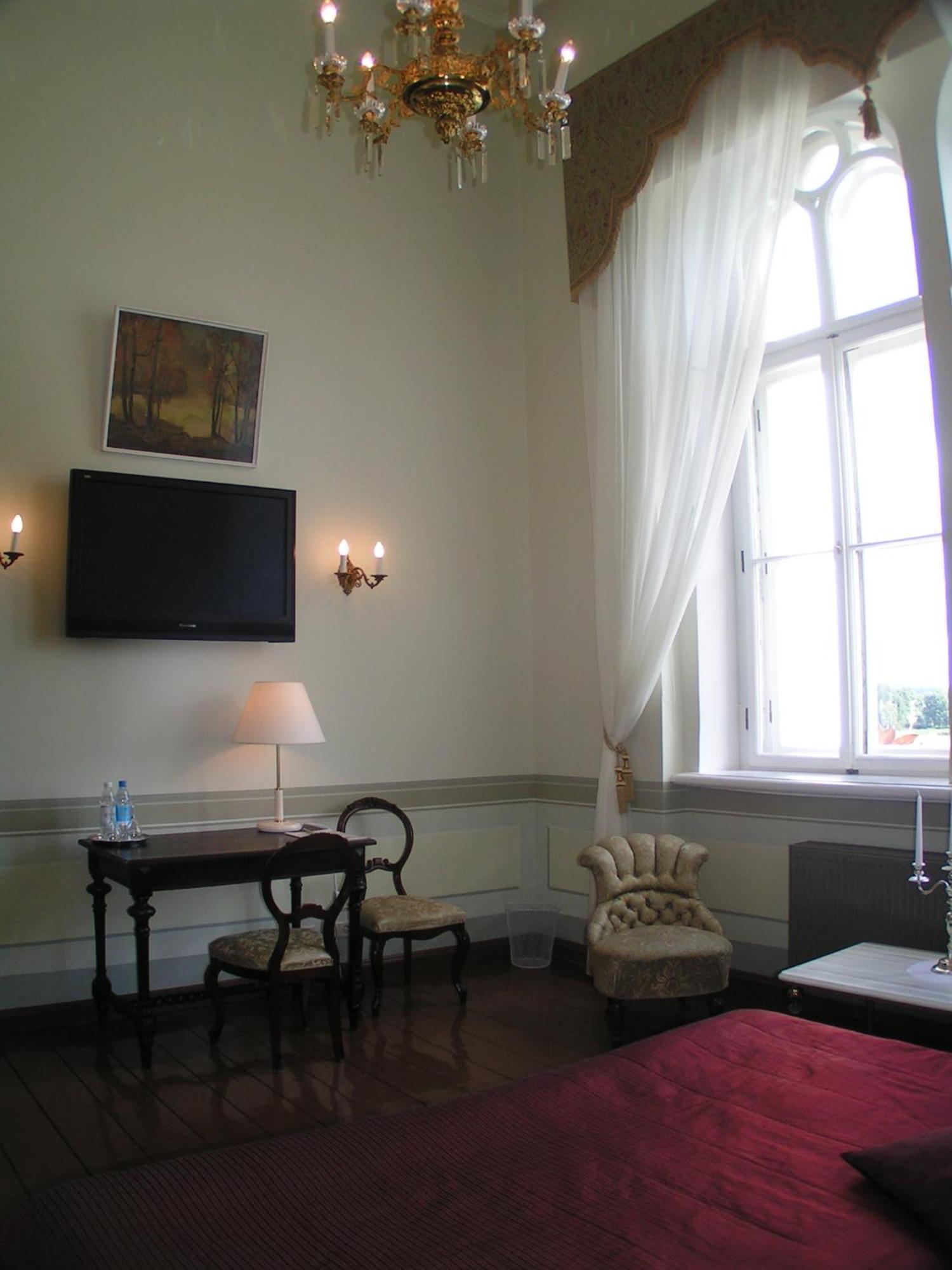 Birinu Pils Hotel Bīriņi Bagian luar foto