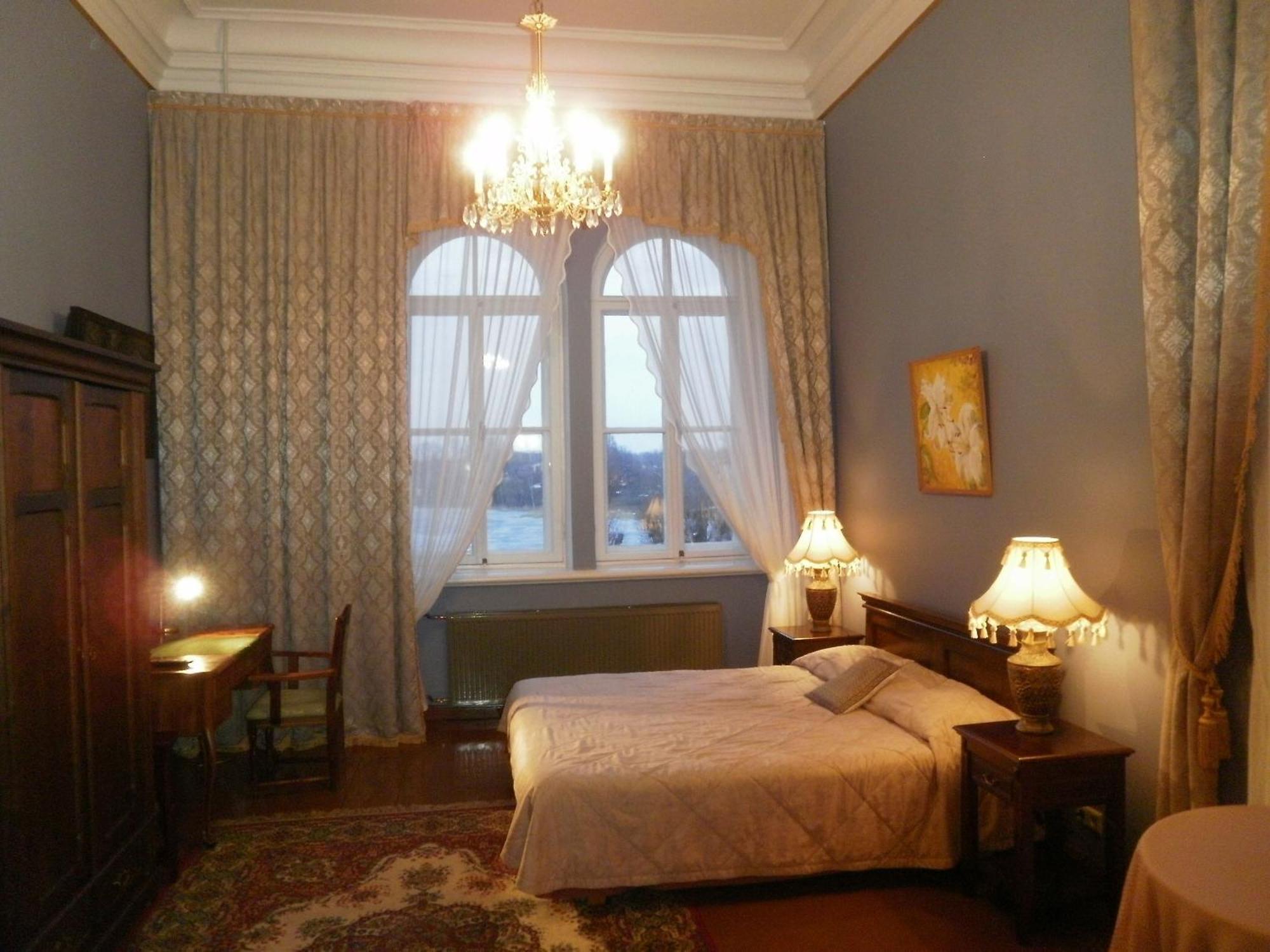 Birinu Pils Hotel Bīriņi Bagian luar foto