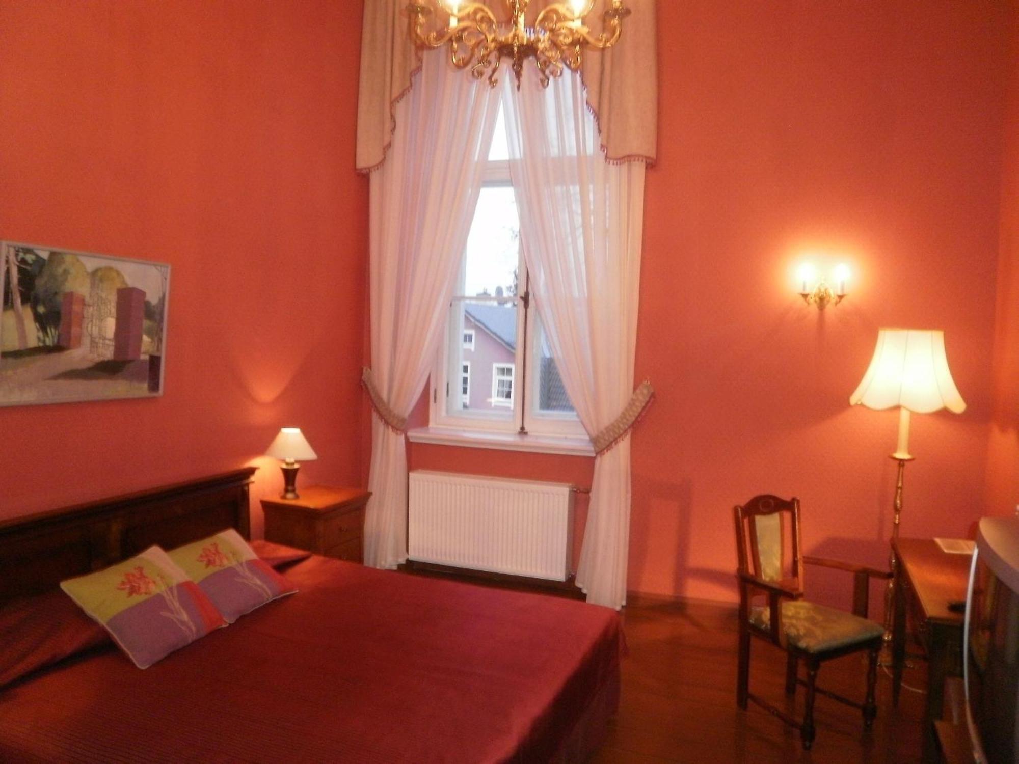 Birinu Pils Hotel Bīriņi Bagian luar foto