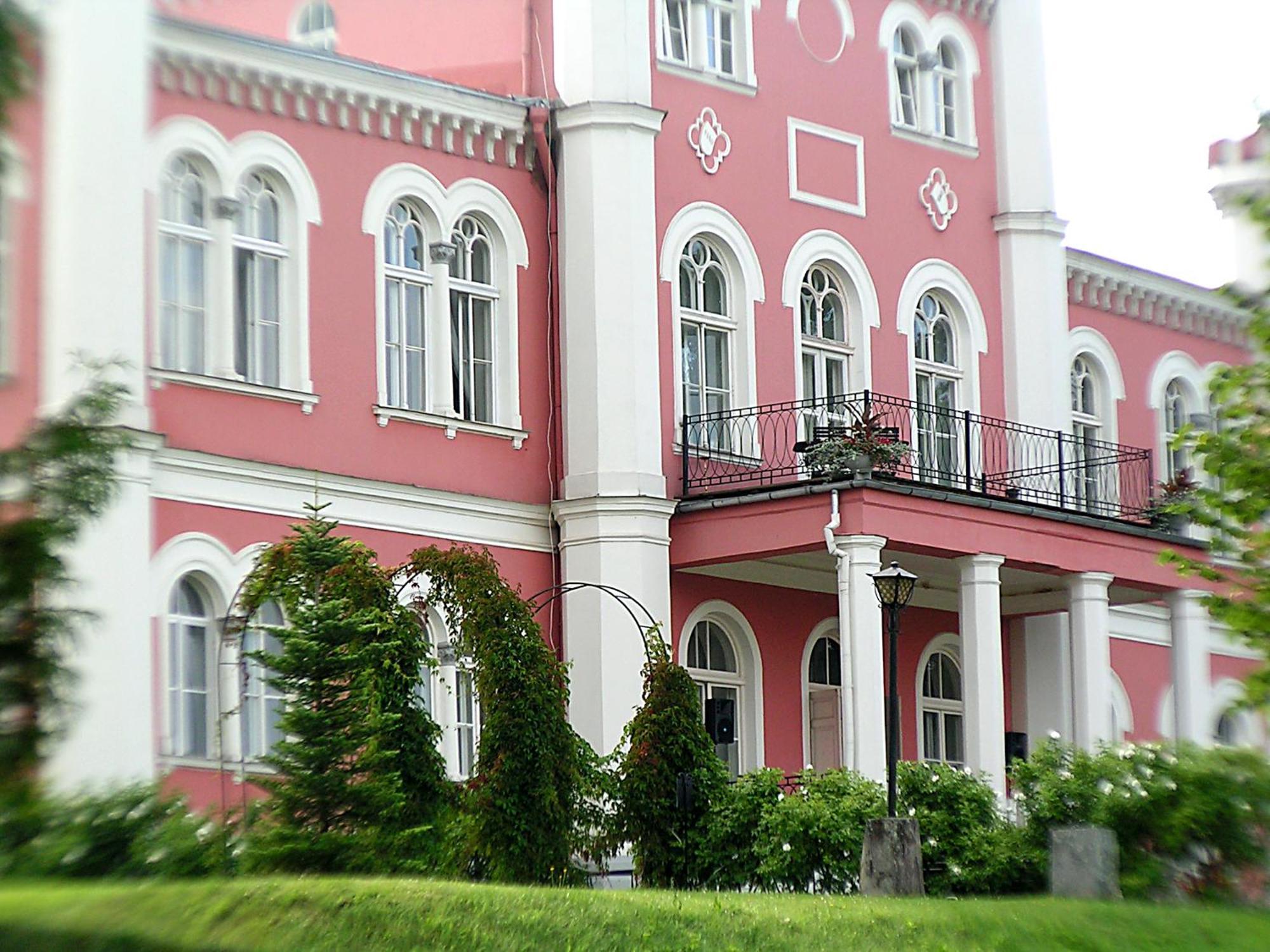 Birinu Pils Hotel Bīriņi Bagian luar foto
