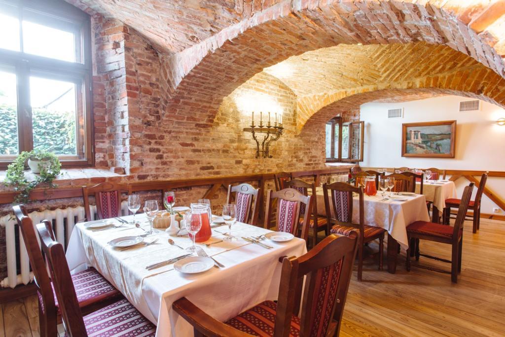 Birinu Pils Hotel Bīriņi Bagian luar foto