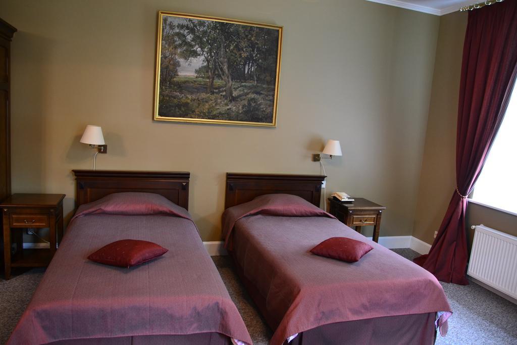 Birinu Pils Hotel Bīriņi Ruang foto