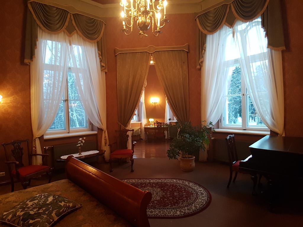 Birinu Pils Hotel Bīriņi Bagian luar foto