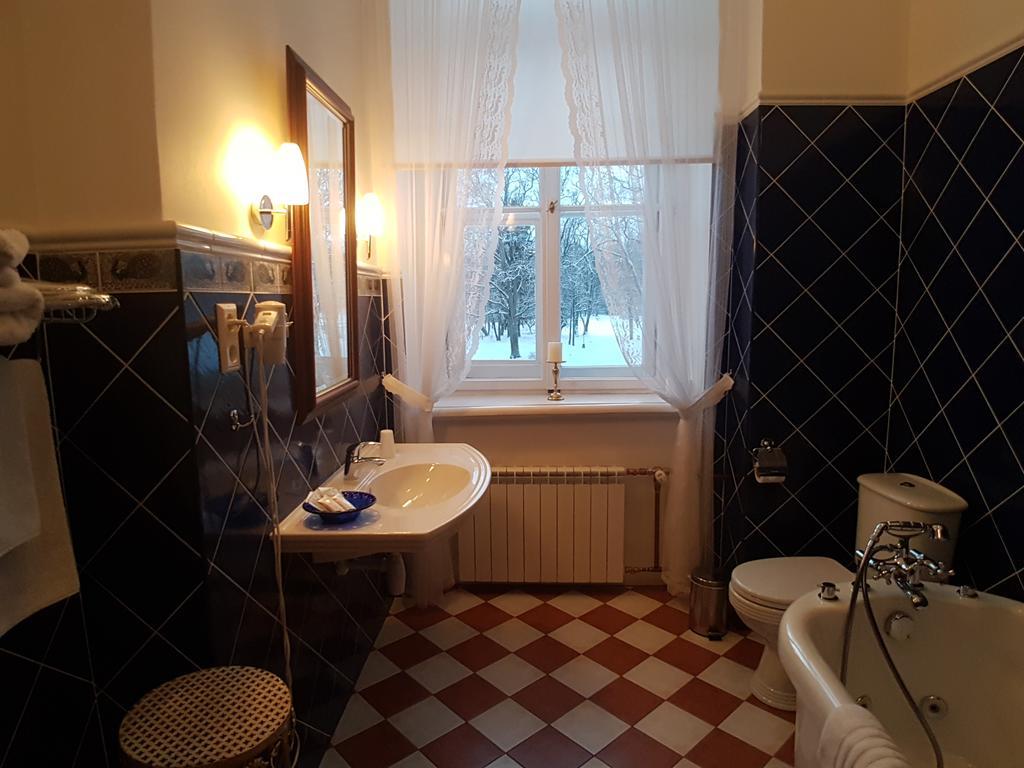 Birinu Pils Hotel Bīriņi Bagian luar foto