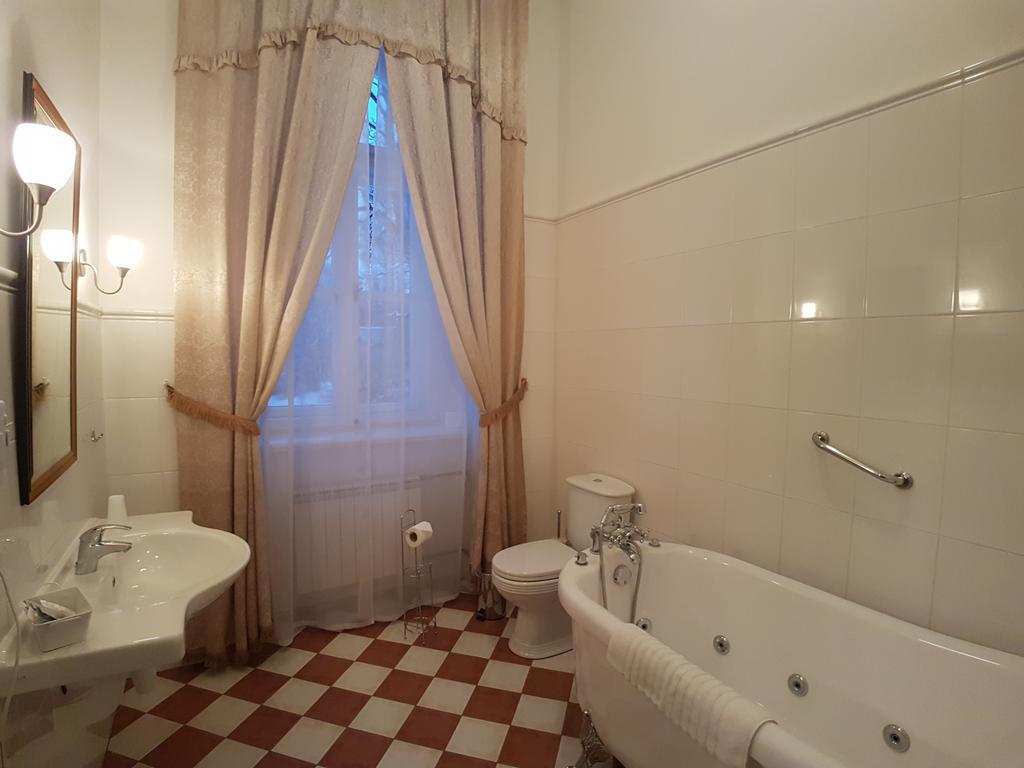 Birinu Pils Hotel Bīriņi Bagian luar foto
